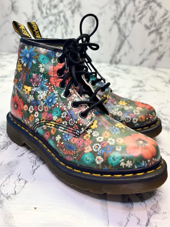 Dr. Martens Shoes - Dr. Martens 1460 Pascal Wanderlust floral print Lace up Combat boots Size 6